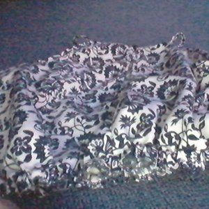 A Crop Top Floral Top